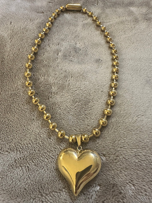 Ball Necklace and Heart Pendant Color Gold